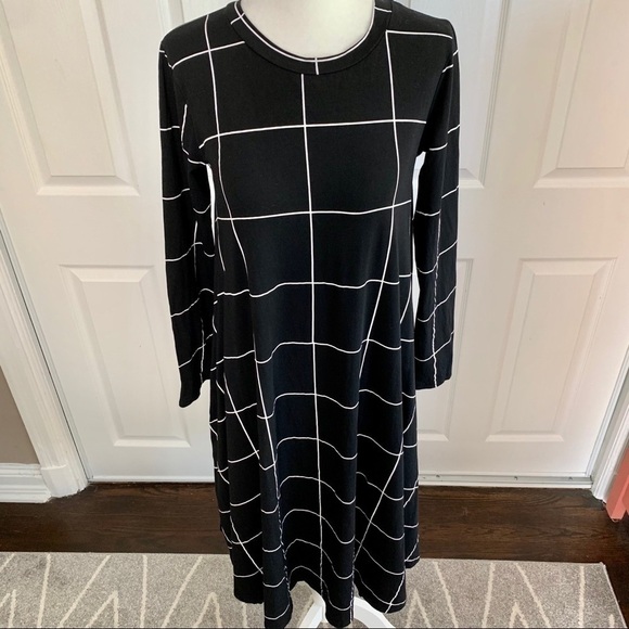 Jacey Lane Black Windowpane Plaid Long Sleeve Swing Dress - Picture 2 of 7